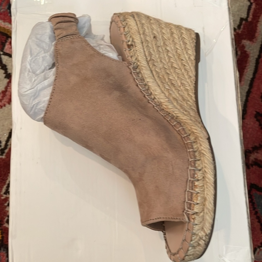 Charles by Charles David Najda Tan Wedge Sandals – Size 6M NIB - Picture 10 of 16